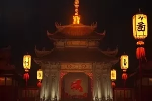 动漫小满与山猫封面，稻田边的小女孩与山猫